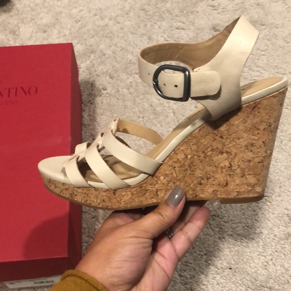 Sandals - Picture 4 of 9